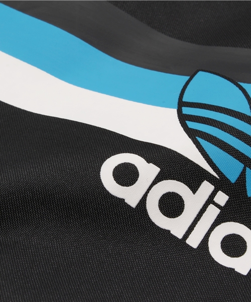 adidas Originals（アディダスオリジナルス）の「アディダス オリジナルス ジムサック adidas Originals GYMSACK FB（バックパック/リュック・メンズ・ブラック/レッド・ONE SIZE）」の3枚目の写真