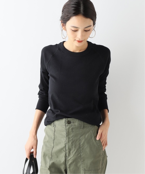 SLOBE IENA(スローブイエナ)の「HANES クルーネックカットソー(Tシャツ/カットソー・レディース・ブラック/グレー/アイボリー・FREE)」の2枚目の写真