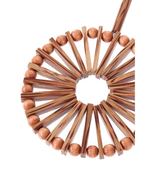 Ungrid（アングリッド）の「ウッドモチーフイヤリング（イヤリング・レディース・イエロー・FREE）」の5枚目の写真