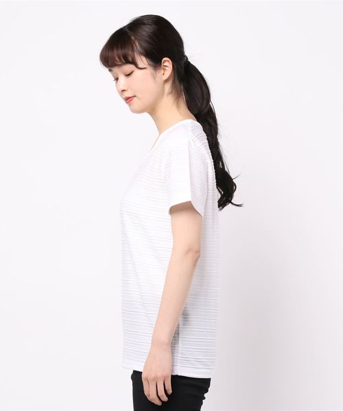 NO WAY(ノーウェイ)の「/タックジャガードVネックTシャツ/(Tシャツ/カットソー・レディース・ホワイト/ブラック/ネイビー/ワインレッド・LARGE/X-LARGE/MEDIUM)」の5枚目の写真