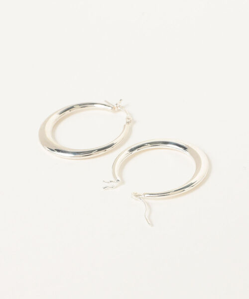 Ray BEAMS（レイビームス）の「Ray BEAMS / シルバー フープ ピアス（ピアス（両耳用）・レディース・シルバー・ONE SIZE）」の2枚目の写真