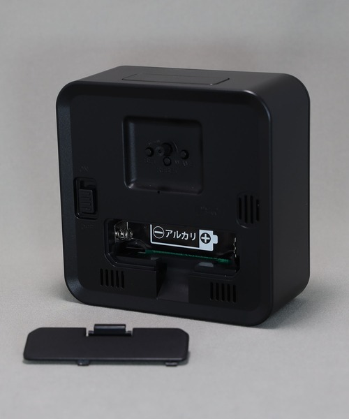 CASIO（カシオ）の「目覚まし時計 / 電波時計 / TQ-770J-1JF（置時計・メンズ・ブラック×ホワイト・FREE）」の4枚目の写真