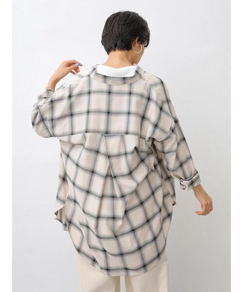 AMERICAN HOLIC（アメリカンホリック）の「バックタックとろみシャツチュニック　＊（シャツ/ブラウス・レディース・その他9/ストライプ/ホワイト系その他6/ホワイト系その他7・FREE）」の14枚目の写真