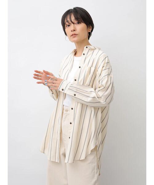 AMERICAN HOLIC（アメリカンホリック）の「バックタックとろみシャツチュニック　＊（シャツ/ブラウス・レディース・その他9/ストライプ/ホワイト系その他6/ホワイト系その他7・FREE）」の2枚目の写真