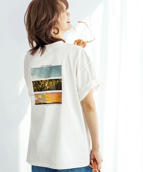 GeeRA(ジーラ)の「フォトプリントチュニックTシャツ(Tシャツ/カットソー・レディース・ホワイト/チャコールグレー/オフホワイト/チャコール・MEDIUM/LARGE/X-LARGE/XX-LARGE)」の1枚目の写真