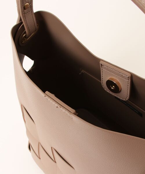 NATURAL BEAUTY BASIC（ナチュラルビューティーベーシック）の「ブロックメッシュワンショルダー（ショルダーバッグ・レディース・オフホワイト/ベージュ/ブルー・ﾌﾘ-）」の10枚目の写真