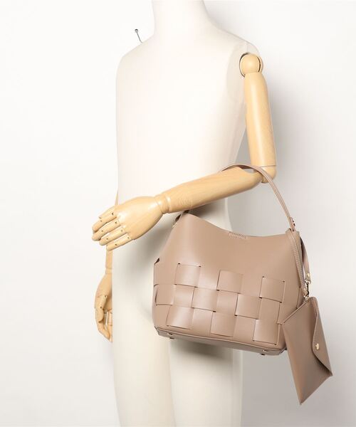 NATURAL BEAUTY BASIC（ナチュラルビューティーベーシック）の「ブロックメッシュワンショルダー（ショルダーバッグ・レディース・オフホワイト/ベージュ/ブルー・ﾌﾘ-）」の7枚目の写真