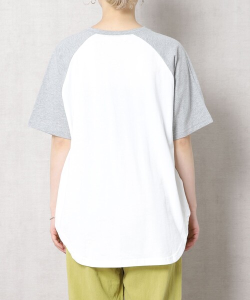 FREAK'S STORE（フリークスストア）の「▽【WEB限定】PENNEYS/ペニーズ　別注ラグラン配色Tシャツ（Tシャツ/カットソー・レディース・ホワイト/グリーン/ベージュ/グレー/レッド・ﾌﾘ-）」の9枚目の写真