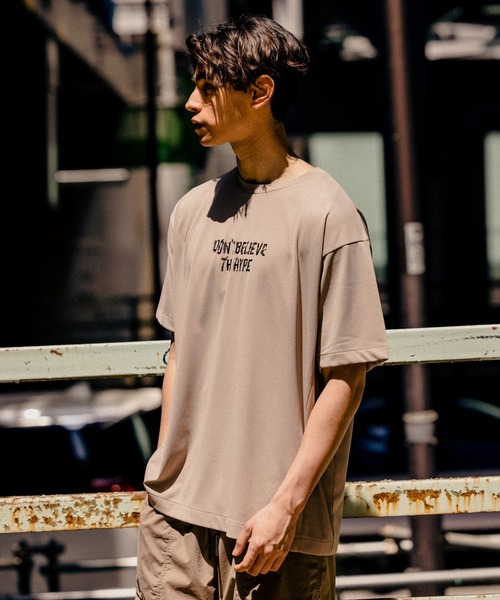 GLOBAL WORK（グローバルワーク）の「【スポーツライン】グラフィックプリント-T/938996（Tシャツ/カットソー・メンズ・ホワイト/チャコールグレー/ライトグレー/ブラック・MEDIUM/LARGE）」の4枚目の写真