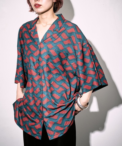 PUBLUX（パブリュクス）の「【PUBLUX/パブリュクス】ウェーブグラフィックオープンカラーシャツ/ユニセックス/総柄シャツ（シャツ/ブラウス・メンズ・ブラック/インディゴブルー/グリーン・ﾌﾘ-）」の6枚目の写真