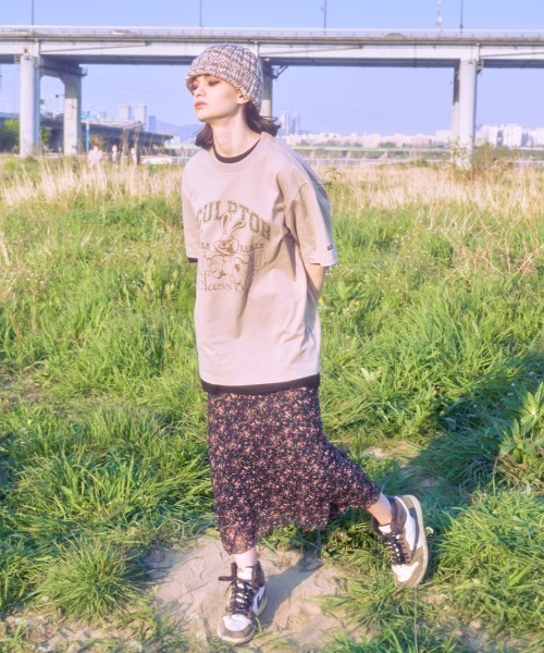 SCULPTOR（スカルプター）の「MASCOT VARSITY TEE/マスコットバーシティTシャツ（Tシャツ/カットソー・レディース・ホワイト/ベージュ/グレー/ブラック・MEDIUM）」の17枚目の写真