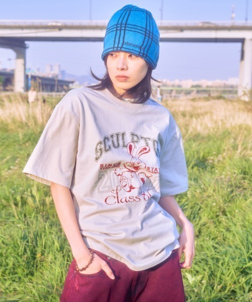SCULPTOR（スカルプター）の「MASCOT VARSITY TEE/マスコットバーシティTシャツ（Tシャツ/カットソー・レディース・ホワイト/ベージュ/グレー/ブラック・MEDIUM）」の11枚目の写真