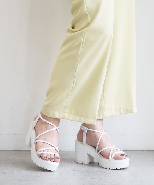 NOFALL(ノーフォール)の「コードストラップシャークソールサンダル(サンダル・レディース・ホワイト/ブラック/ベージュ/ブルー/イエロー/ピンク系その他・LL/3L/SS/S/M/L)」の2枚目の写真