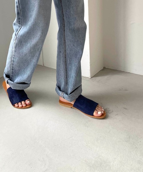 CANAL JEAN（キャナルジーン）の「from Lagoon(フロムラグーン) スエードペタサンダル（サンダル・レディース・ベージュ/ネイビー/ブラウン/レオパード・36/37/39）」の3枚目の写真