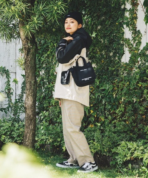 MILKFED.（ミルクフェド）の「BACK LOGO BICOLOR MOUNTAIN PARKA（マウンテンパーカー・レディース・オリーブ/ネイビー/ライトピンク/オフホワイト・M/S）」の17枚目の写真