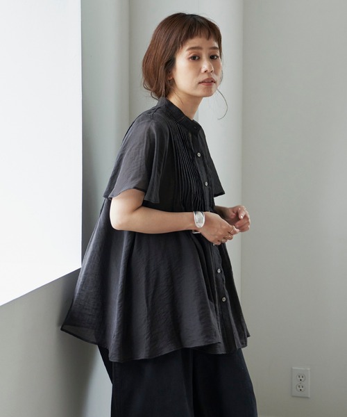 Libra Cue(リブラ キュー)の「ハーフスリーブピンタックブラウス(シャツ/ブラウス・レディース・ホワイト/ブラック/グレー・FREE)」の10枚目の写真