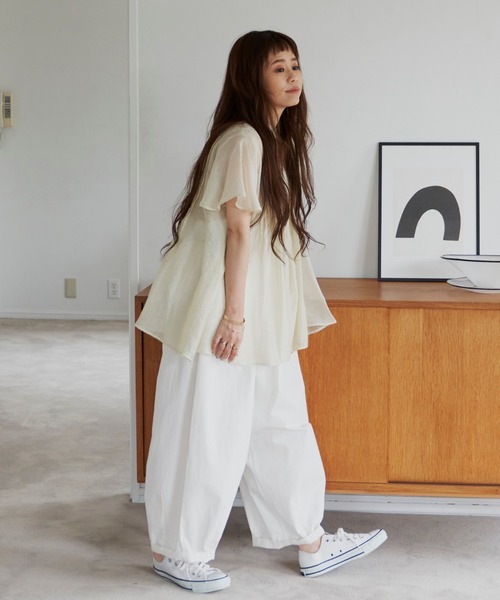 Libra Cue(リブラ キュー)の「ハーフスリーブピンタックブラウス(シャツ/ブラウス・レディース・ホワイト/ブラック/グレー・FREE)」の12枚目の写真