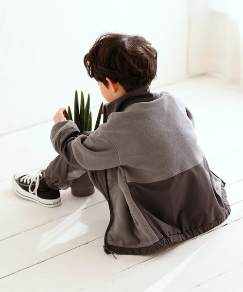 ARCH & LINE(アーチアンドライン)の「フリース ジップアップジャケット RETRO TREKING JACKET(ブルゾン・キッズ・グレー/ブラック/ベージュ・XL/M/S/L)」の17枚目の写真