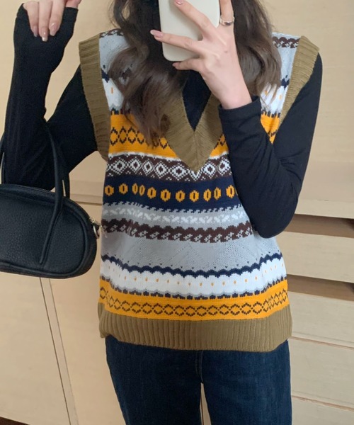 ABITOKYO(アビトーキョー)の「幾何柄Vネックジャカードニットベスト(ベスト・レディース・ベージュ/ネイビー/グリーン・FREE)」の19枚目の写真