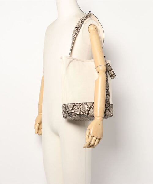 Cepica（セピカ）の「ワンハンドルパーテーショントート（トートバッグ・レディース・レオパード/カモフラージュ/パイソン・FREE）」の7枚目の写真