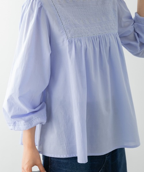 URBAN RESEARCH Sonny Label（アーバンリサーチサニーレーベル）の「スタンドカラーコットンレースブラウス（シャツ/ブラウス・レディース・ブラック/ブルー系その他/オフホワイト・FREE）」の4枚目の写真