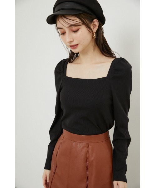 rienda（リエンダ）の「パフショルダーカットトップス（Tシャツ/カットソー・レディース・ブラック/ベージュ/ピンク/グリーン・FREE）」の2枚目の写真