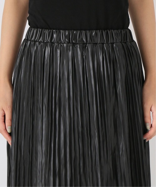 Simplicite（サンプリシテ）の「レザーライクプリーツスカート◆（スカート・レディース・ベージュ/ブラック・FREE）」の10枚目の写真