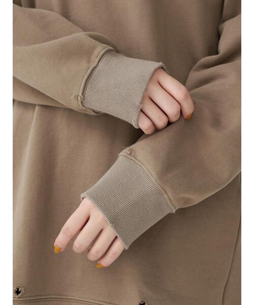 Editt by YECCA VECCA（エディットバイイェッカヴェッカ）の「ダメージ加工BIGスウェット＊（スウェット・レディース・チャコールグレー/ベージュ/杢グレー・FREE）」の6枚目の写真