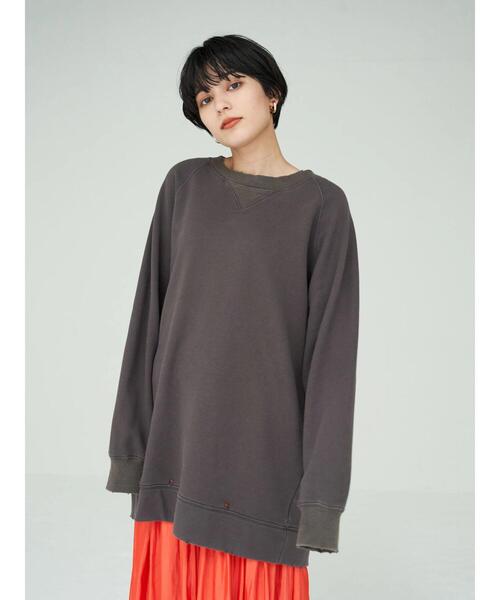 Editt by YECCA VECCA（エディットバイイェッカヴェッカ）の「ダメージ加工BIGスウェット＊（スウェット・レディース・チャコールグレー/ベージュ/杢グレー・FREE）」の7枚目の写真
