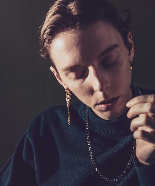 and cloud（アンドクラウド）の「Gradation Long Earring L / Single（イヤリング・レディース・ブラック/シルバー/イエローゴールド/シルバー系その他/ゴールド系その他・FREE）」の13枚目の写真