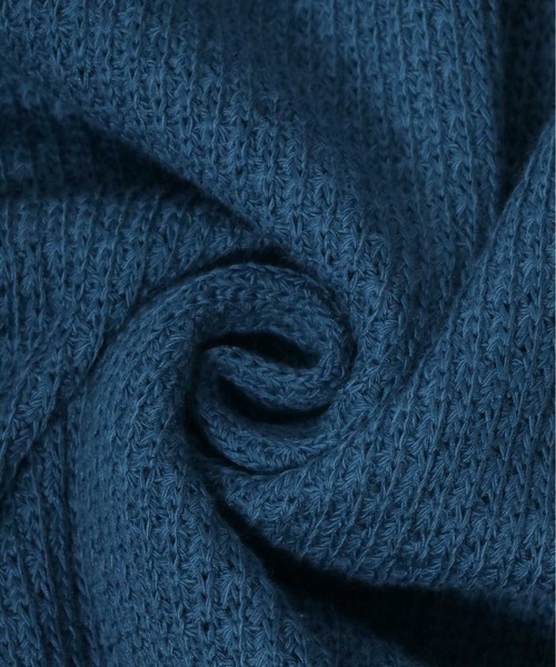 ANPAS(アンパス)の「Low gauge Moss stitch Oversize Sweatshirt/ローゲージ 鹿の子編み オーバーサイズ トレーナー(スウェット・メンズ・ピンク/チャコールグレー/グレイッシュブルー/キナリ・LL/M/L)」の12枚目の写真