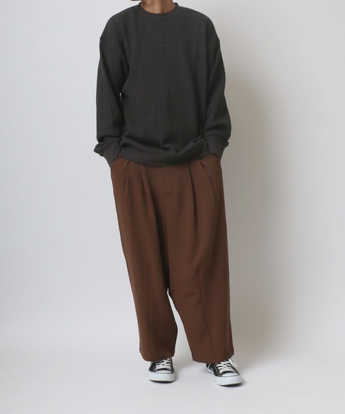 ANPAS(アンパス)の「Low gauge Moss stitch Oversize Sweatshirt/ローゲージ 鹿の子編み オーバーサイズ トレーナー(スウェット・メンズ・ピンク/チャコールグレー/グレイッシュブルー/キナリ・LL/M/L)」の19枚目の写真