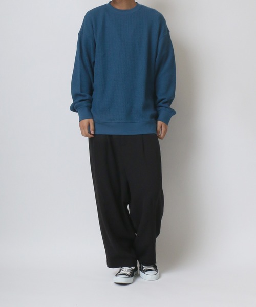 ANPAS(アンパス)の「Low gauge Moss stitch Oversize Sweatshirt/ローゲージ 鹿の子編み オーバーサイズ トレーナー(スウェット・メンズ・ピンク/チャコールグレー/グレイッシュブルー/キナリ・LL/M/L)」の17枚目の写真