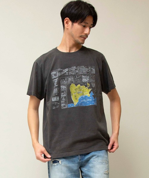 Johnbull（ジョンブル）の「【GOOD ROCK SPEED×JOHNBULL】ショートスリーブTシャツ(CARNAVAL)（Tシャツ/カットソー・メンズ・ホワイト/チャコールグレー/ベージュ・SMALL/MEDIUM/LARGE/X-LARGE）」の3枚目の写真