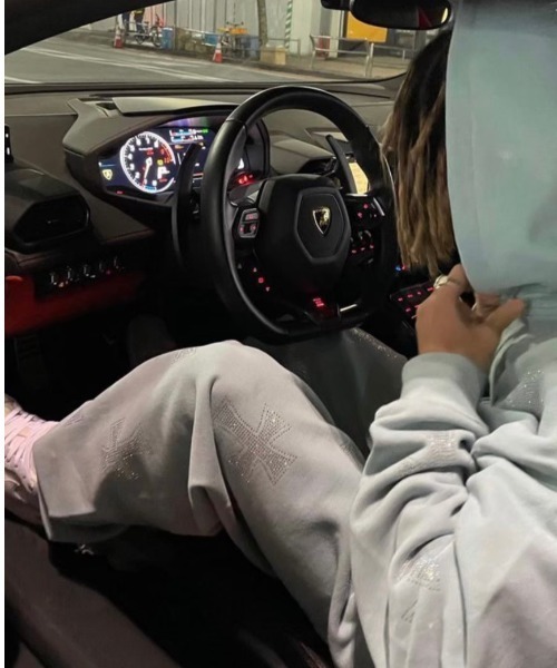 UNKNOWN LONDON（アンノウン・ロンドン）の「【UNKNOWN LONDON/アンノウン アンノウンロンドン】RHINESTONE ZIP HOODIE / スウェット ジップアップパーカ ジップアップ パーカー スウェットセットアップ セットアップ セットアップ対応 別売り ラインストーン クロス 十字架 キラキラ 秋服 冬服（パーカー・メンズ・ブラック/ライトブルー/ホワイト/ブラック×レッド/パープル/グリーン/ブラック×パープル/グレー/ネイビー・S/M/L/XL）」の11枚目の写真