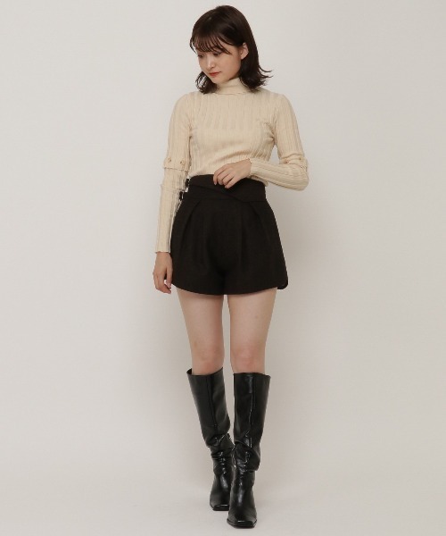 REDYAZEL(レディアゼル)の「サイドダブルバックルショートパンツ(その他パンツ・レディース・ブラック/ベージュ/ブラウン・SMALL/MEDIUM)」の21枚目の写真