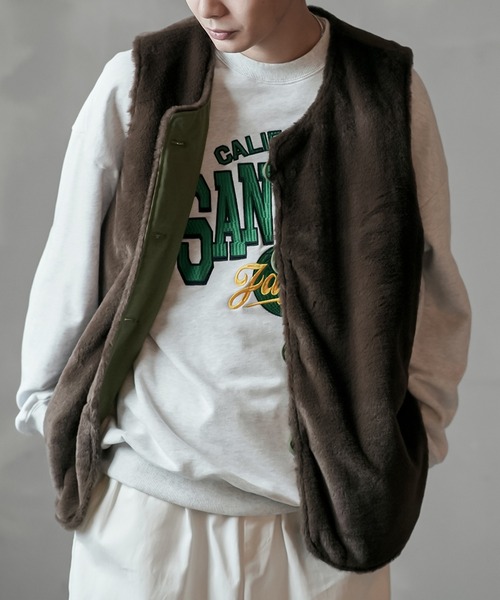 SPINNS（スピンズ）の「【ビッグシルエット】刺繍カレッジロゴ クルーネックスウェット（スウェット・メンズ・アッシュグレー/レッド/マスタード/ロイヤルブルー・ONESIZE）」の10枚目の写真