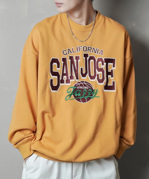 SPINNS（スピンズ）の「【ビッグシルエット】刺繍カレッジロゴ クルーネックスウェット（スウェット・メンズ・アッシュグレー/レッド/マスタード/ロイヤルブルー・ONESIZE）」の7枚目の写真