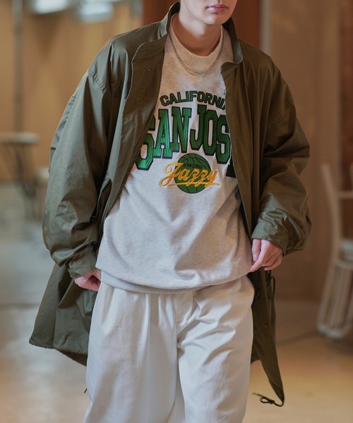 SPINNS（スピンズ）の「【ビッグシルエット】刺繍カレッジロゴ クルーネックスウェット（スウェット・メンズ・アッシュグレー/レッド/マスタード/ロイヤルブルー・ONESIZE）」の9枚目の写真