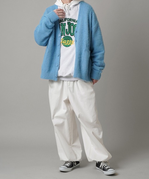 SPINNS（スピンズ）の「【ビッグシルエット】刺繍カレッジロゴ クルーネックスウェット（スウェット・メンズ・アッシュグレー/レッド/マスタード/ロイヤルブルー・ONESIZE）」の16枚目の写真