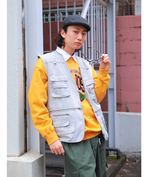 SPINNS（スピンズ）の「【ビッグシルエット】刺繍カレッジロゴ クルーネックスウェット（スウェット・メンズ・アッシュグレー/レッド/マスタード/ロイヤルブルー・ONESIZE）」の19枚目の写真