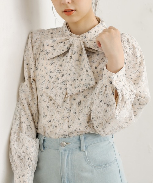 OLIVE des OLIVE（オリーブデオリーブ）の「ボウタイブラウス（シャツ/ブラウス・レディース・ホワイト/オフホワイト/アイボリー・FREE）」の3枚目の写真