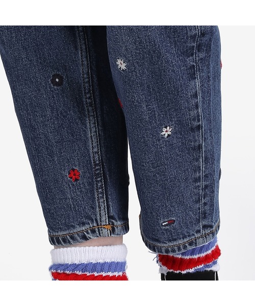 tommy jeans（トミー ジーンズ）の「エンブロイダリーテーパードデニム（デニムパンツ・レディース・ブルー・28inch/24inch/25inch/26inch/27inch）」の9枚目の写真