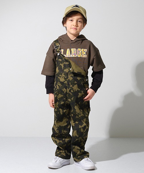 XLARGE KIDS（エクストララージキッズ）の「迷彩柄オーバーオール