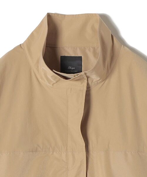 SHIPS(シップス)の「Primary NavyLabel:〈手洗い可能〉スタンドカラーコート(その他アウター・レディース・ブラック/ベージュ・38/36)」の4枚目の写真
