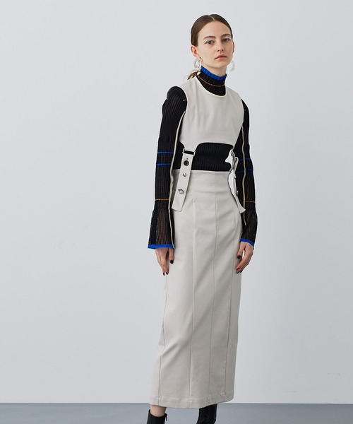 UNITED TOKYO(ユナイテッドトウキョウ)の「セパレートタイトジャンパースカート(ジャンパースカート・レディース・ブラック/アイボリー・1/2)」の4枚目の写真