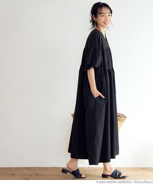 coca(coca)(コカ)の「Vネックティアードワンピース(ワンピース・レディース・ホワイト/ブラック・ONE SIZE)」の3枚目の写真