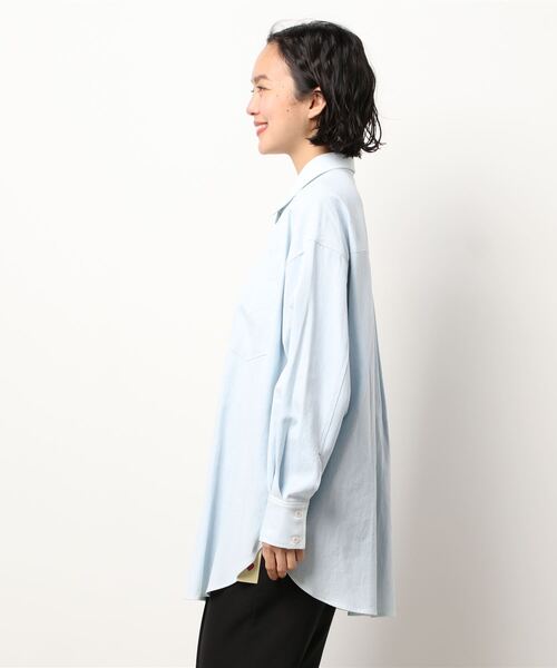 Q（キュー）の「ライトデニムシャツ（シャツ/ブラウス・レディース・ライトブルー/ネイビー・MEDIUM）」の3枚目の写真