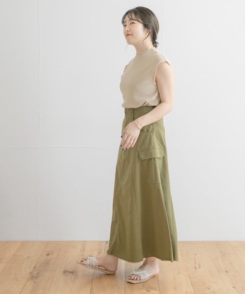 ITEMS URBANRESEARCH（アイテムズ アーバンリサーチ）の「リブハイネックノースリーブニット（ニット/セーター・レディース・チャコールグレー/レッド/オフホワイト/グリーン/オレンジ/ブラック/ホワイト系その他・FREE）」の22枚目の写真