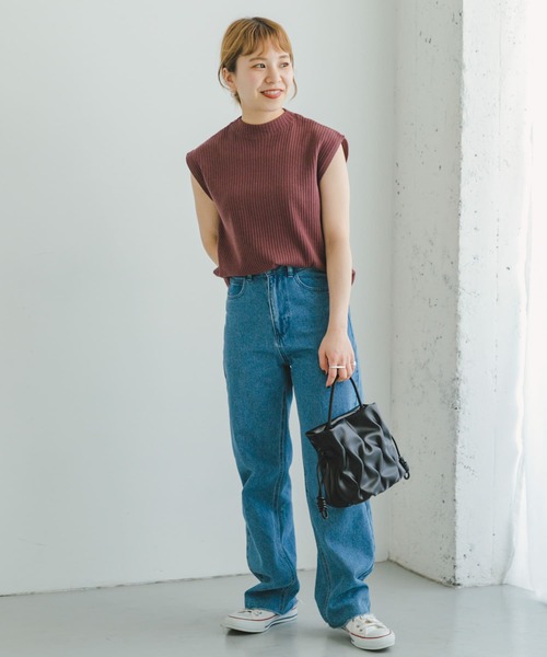 ITEMS URBANRESEARCH（アイテムズ アーバンリサーチ）の「リブハイネックノースリーブニット（ニット/セーター・レディース・チャコールグレー/レッド/オフホワイト/グリーン/オレンジ/ブラック/ホワイト系その他・FREE）」の14枚目の写真